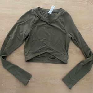 Alphalete long sleeve crop